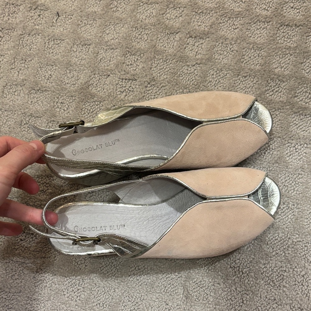 Chocolat Blu Women's Tan and Silver Sandals